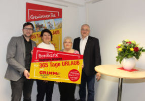 Gewinnspiel Übergabe Gutschein