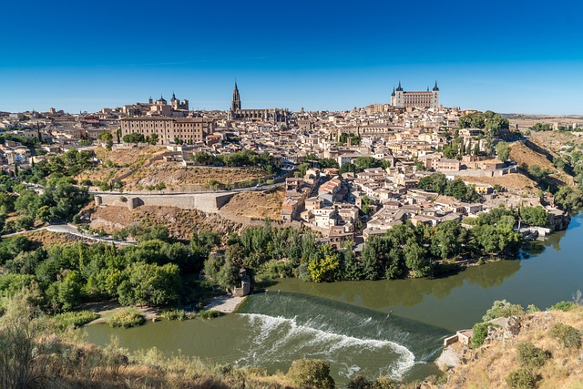 toledo-1811636_640-Steven-Yu-auf-Pixabay