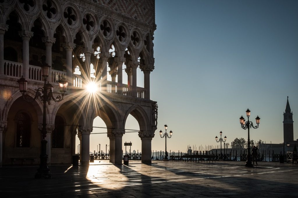 Venedig: Markusplatz im Herbst