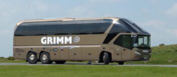 1. FIRST CLASS-Fernreisebus