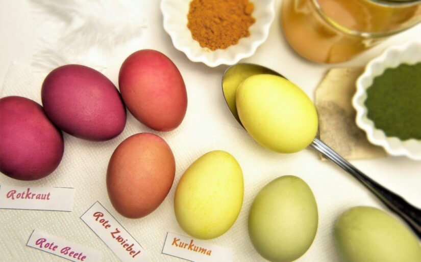 Ostereier färben mit natürlichen Lebensmitteln - Osterbäruche in Deutschland
