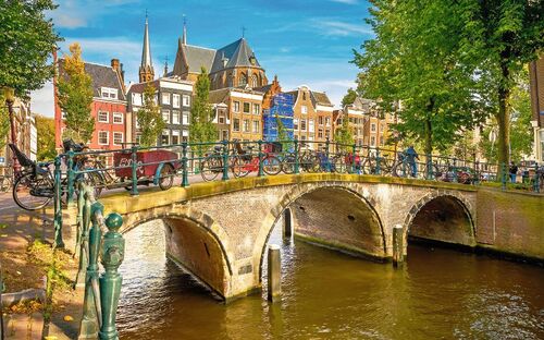 Amsterdam - © sborisov - Fotolia