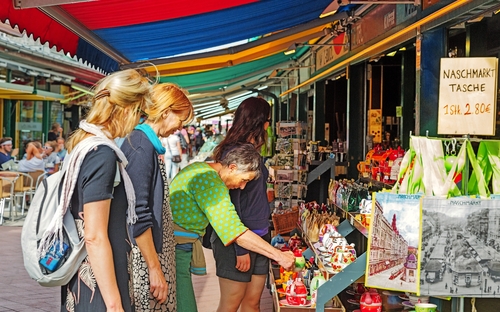 Wien - Naschmarkt - © Ingo Bartussek - stock.adobe.com