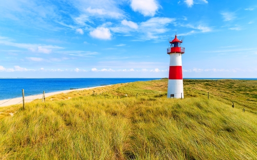 Sylt - Leuchtturm am Strand