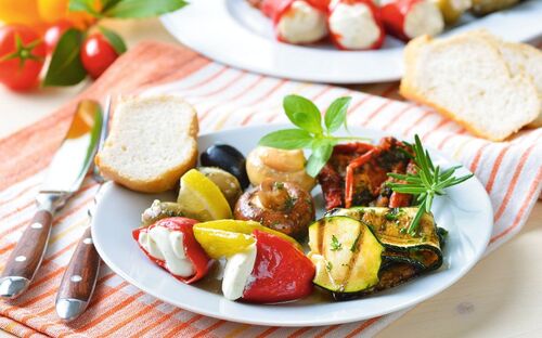 Italienische Antipasti - © kab-vision - Fotolia