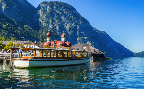 Schifffahrt auf dem Königssee - ©animaflora - stock.adobe.com