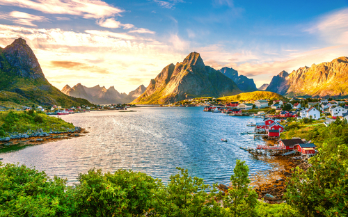 Lofoten - © Sina Ettmer - stock.adobe.com