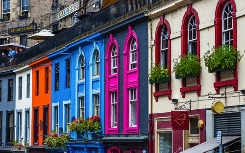 Edinburgh - Bunte Häuser - ©manuta - stock.adobe.com