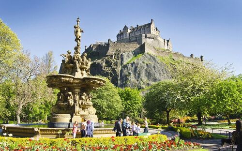 Edinburgh Castle - © Brendan Howard - Fotolia