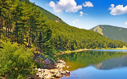 Bergsee in den Pyrenäen - © alinamd - Fotolia