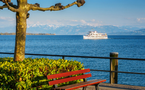 Blick auf den Bodensee bei Friedrichshafen - © Manuel Schönfeld - Fotolia
