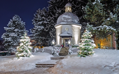 Oberndorf - Stille-Nacht-Kapelle  - © HannesBrandsttter - stock.adobe.com