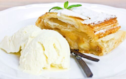 Hausgemachter Apfelstrudel - © Thomas Francois - Fotolia