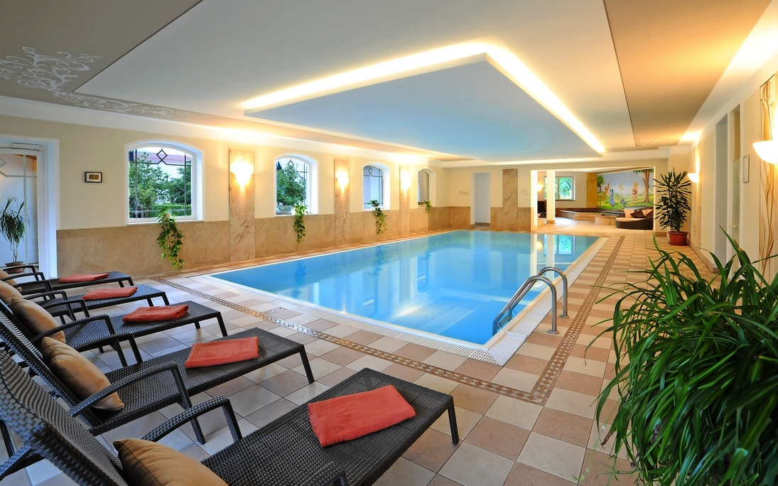 Aktiv- & Wellnesshotel Zentral - Schwimmbad