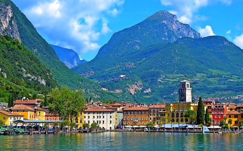 Blick auf Riva del Garda - © elens19 - stock.adobe.com