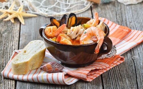 Mediterrane Fischsuppe - © kab-vision - Fotolia