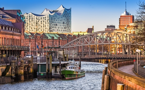Hamburg - Speicherstadt mit Elbphilharmonie