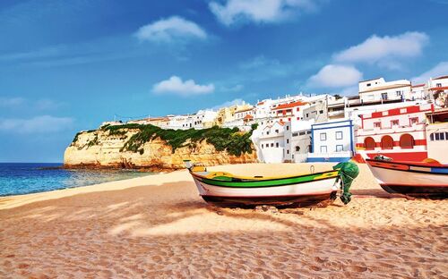 Portugiesische Fischerboote - © sergojpg - Fotolia