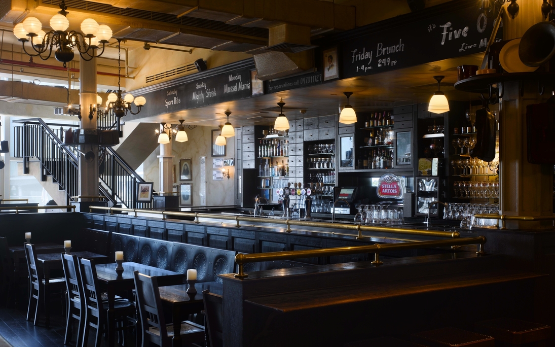 Crowne Plaza Dubai Festival City - Belgian Café