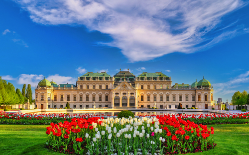 Wien - Schloss Belvedere - © Noppasinw - stock.adobe.com