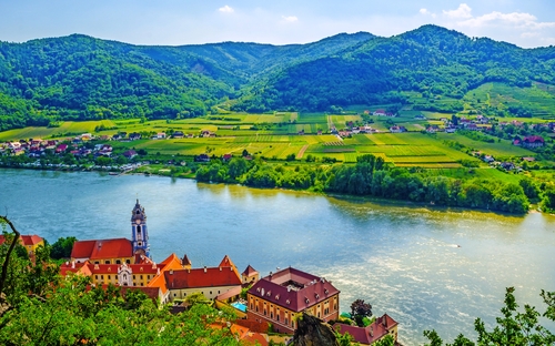 Dürnstein - Donau - © dudlajzov - Fotolia