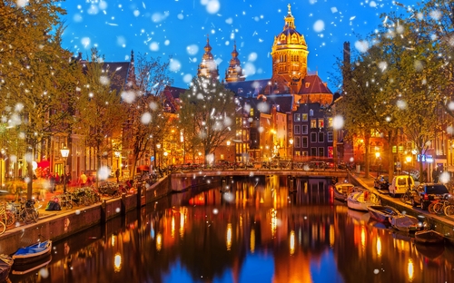 Amsterdam - Blick auf Basilika St. Nikolaus - © neirfy - stock.adobe.com