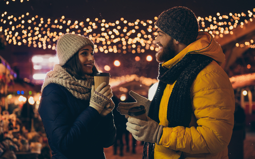 Weihnachtsmarktbesuch - © deagreez - stock.adobe.com