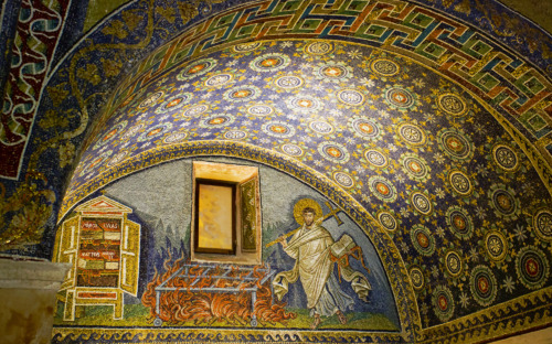 Ravenna  - Mausoleum der Galla Placidia - © Downunderphoto - Fotolia
