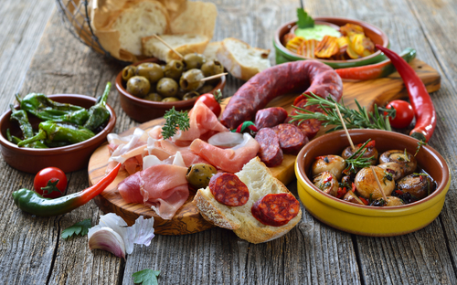 Spanische Tapas - ©kab-vision - stock.adobe.com