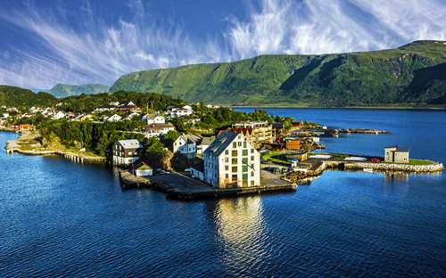 Hafenstadt Ålesund - ©Vlada Z - stock.adobe.com