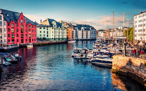 Ålesund - Hafen - ©jojjik - stock.adobe.com