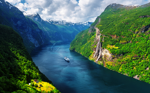 Geirangerfjord - © Ivan Kmit
