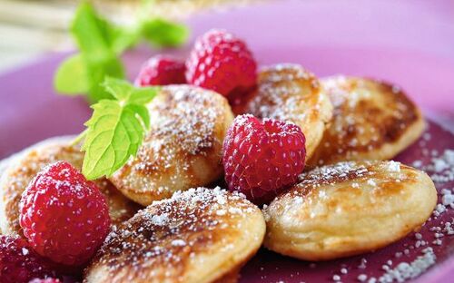 Poffertjes mit puderzucker - © emmi - Fotolia
