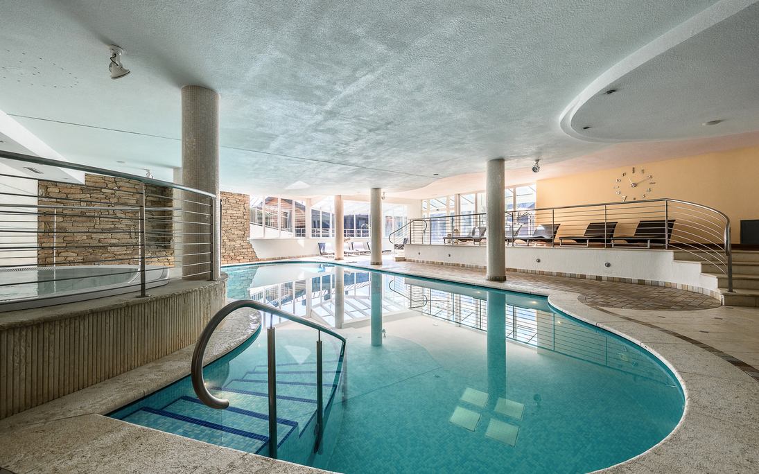 Hotel Ravelli - Hallenbad