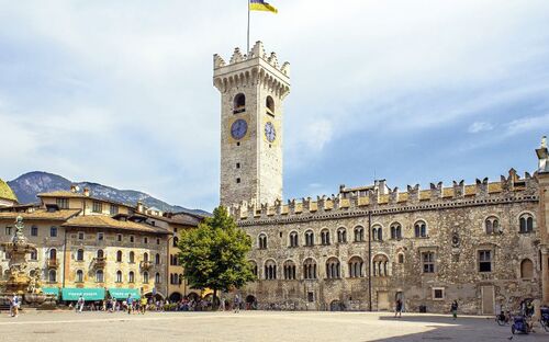Trient - Piazza del Duomo  - © annaamo - Fotolia
