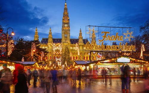 Rathausplatz - Christkindlmarkt - ©sborisov - stock.adobe.com