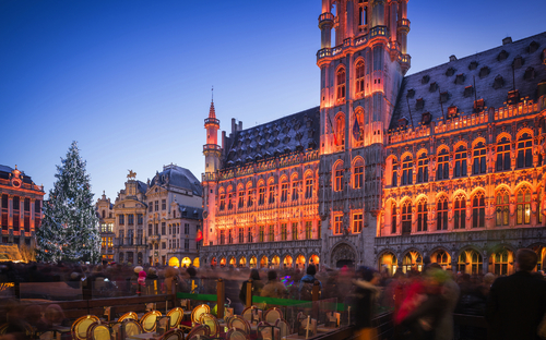 Brüssel - Rathaus am Grote Markt - ©ANADMAN - stock.adobe.com