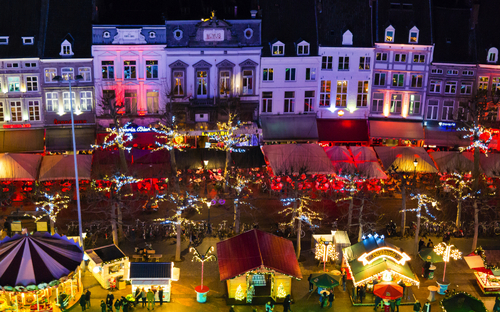 Weihnachtsmarkt auf dem Vrijthof - ©TasfotoNL - stock.adobe.com
