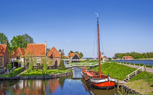 Enkhuizen - Kanal - © venemama - Fotolia
