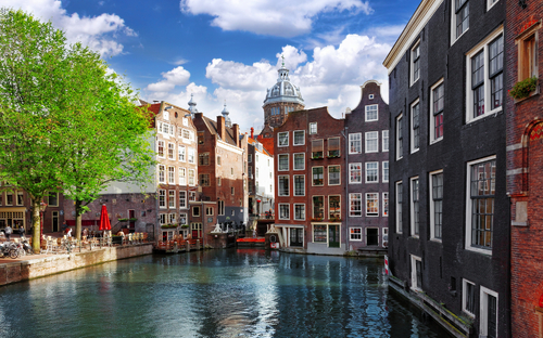 Amsterdam - Gracht - © BRIAN_KINNEY - stock.adobe.com