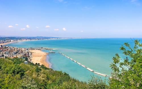 Blick auf Rimini - © DisobeyArt - stock.adobe.com