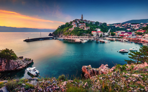 Insel Krk - Vrbnik - © jojjik - stock.adobe.com