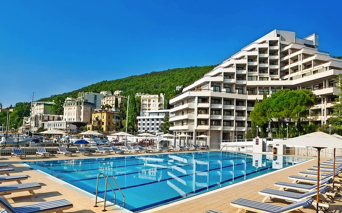 Hotel Admiral - Pool - Hotel Remisens Admiral