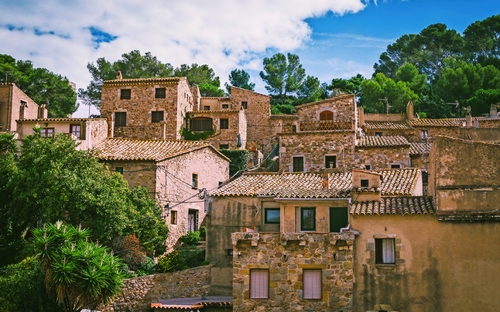 Typisches Dorf - © bestforbest - stock.adobe.com