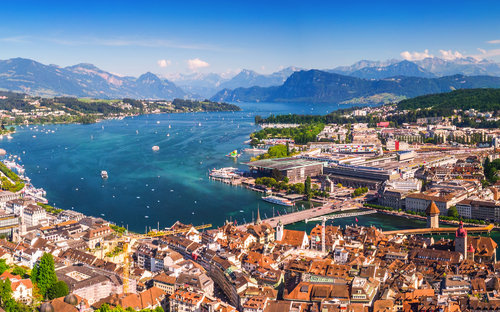 Bluck auf den Vierwaldstättersee - © Eva Bocek - stock.adobe.com