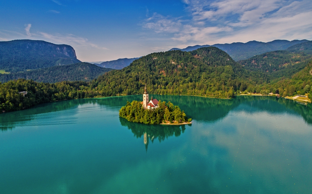 Die Kirche der Himmelfahrt in Bled - © Csák István - stock.adobe.com