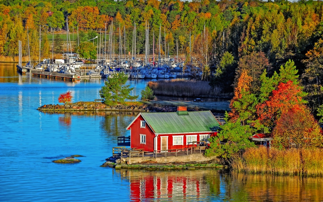 Finnland Sommerhaus am See - © Igor Groshev - stock.adobe.com
