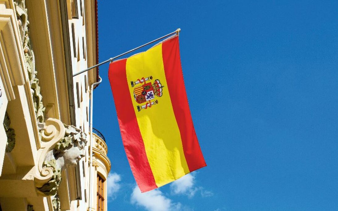 Flagge Spanien - © elxeneize - Fotolia