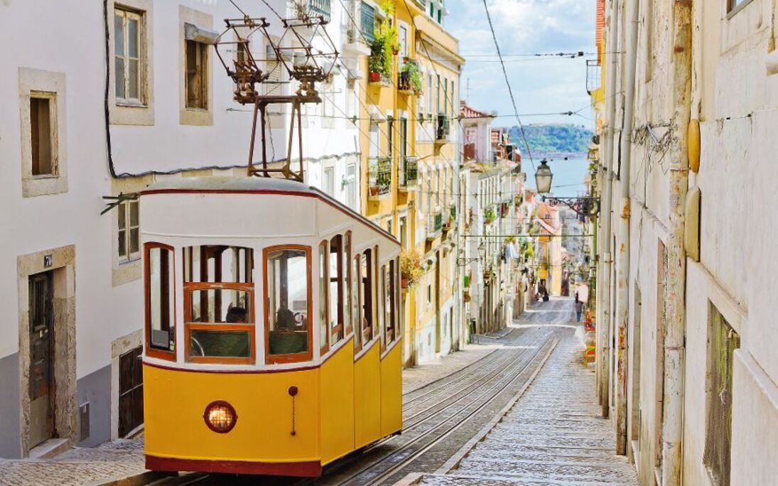 Lisbon's Gloria funicular connects downtown with Bairro Alto. - © mlehmann78 - Fotolia