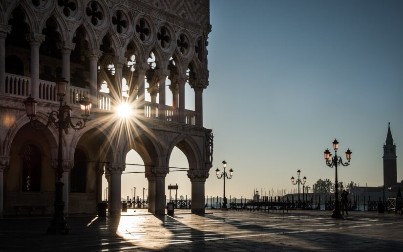 Venedig: Markusplatz im Herbst